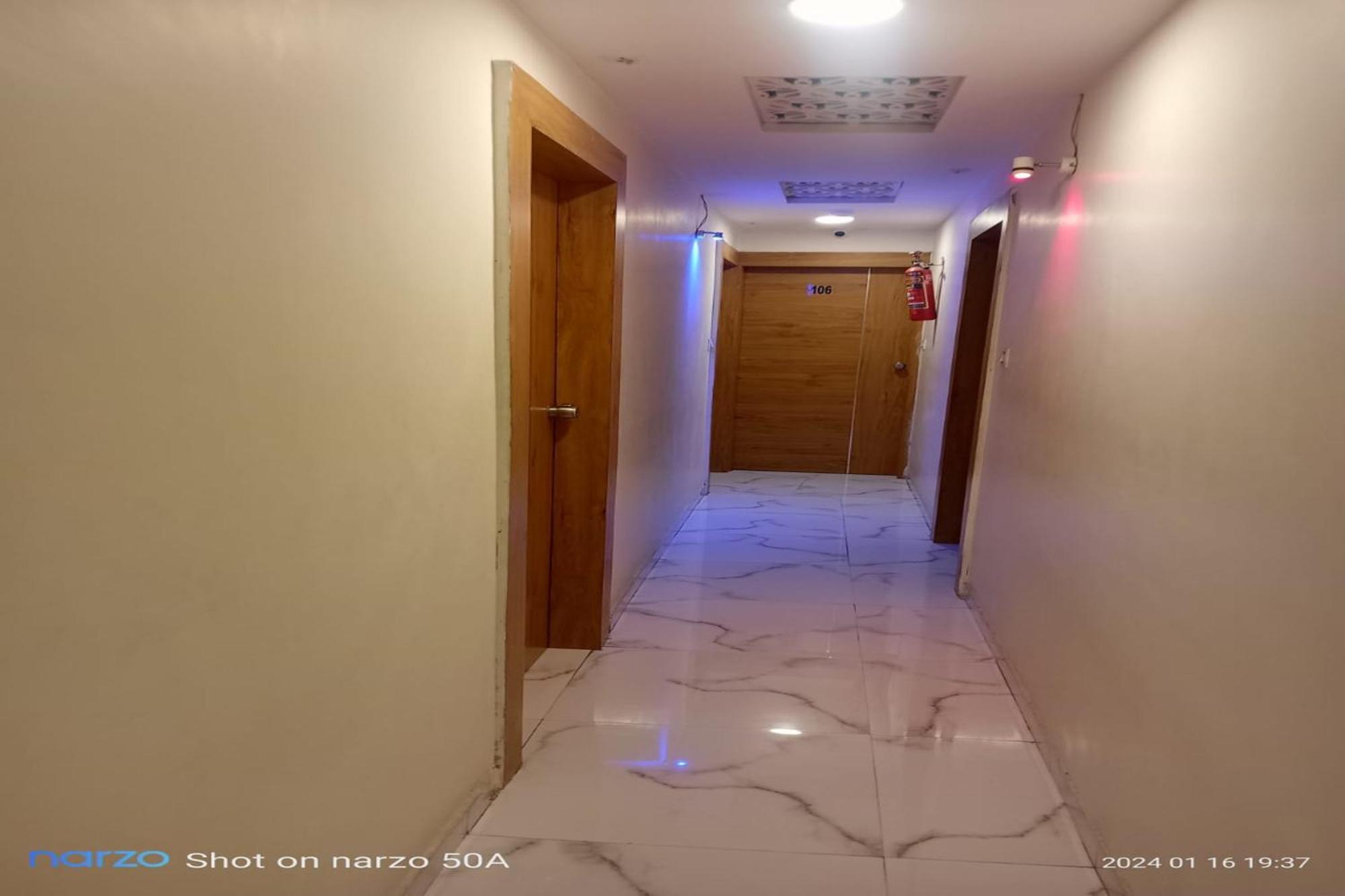 אחמדאבאד Hotel New Lake View מראה חיצוני תמונה