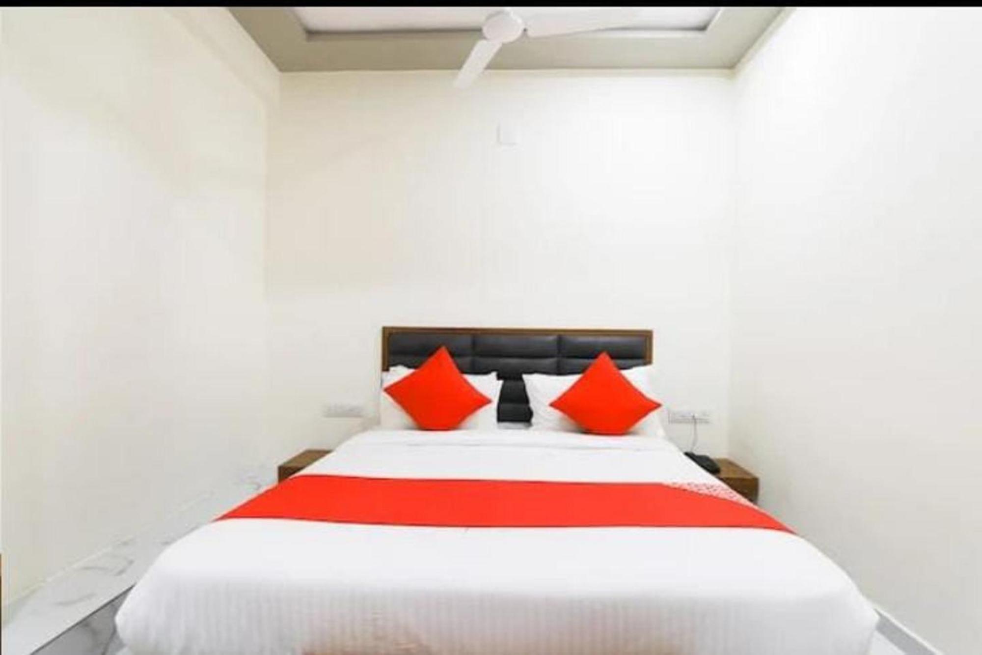אחמדאבאד Hotel New Lake View מראה חיצוני תמונה