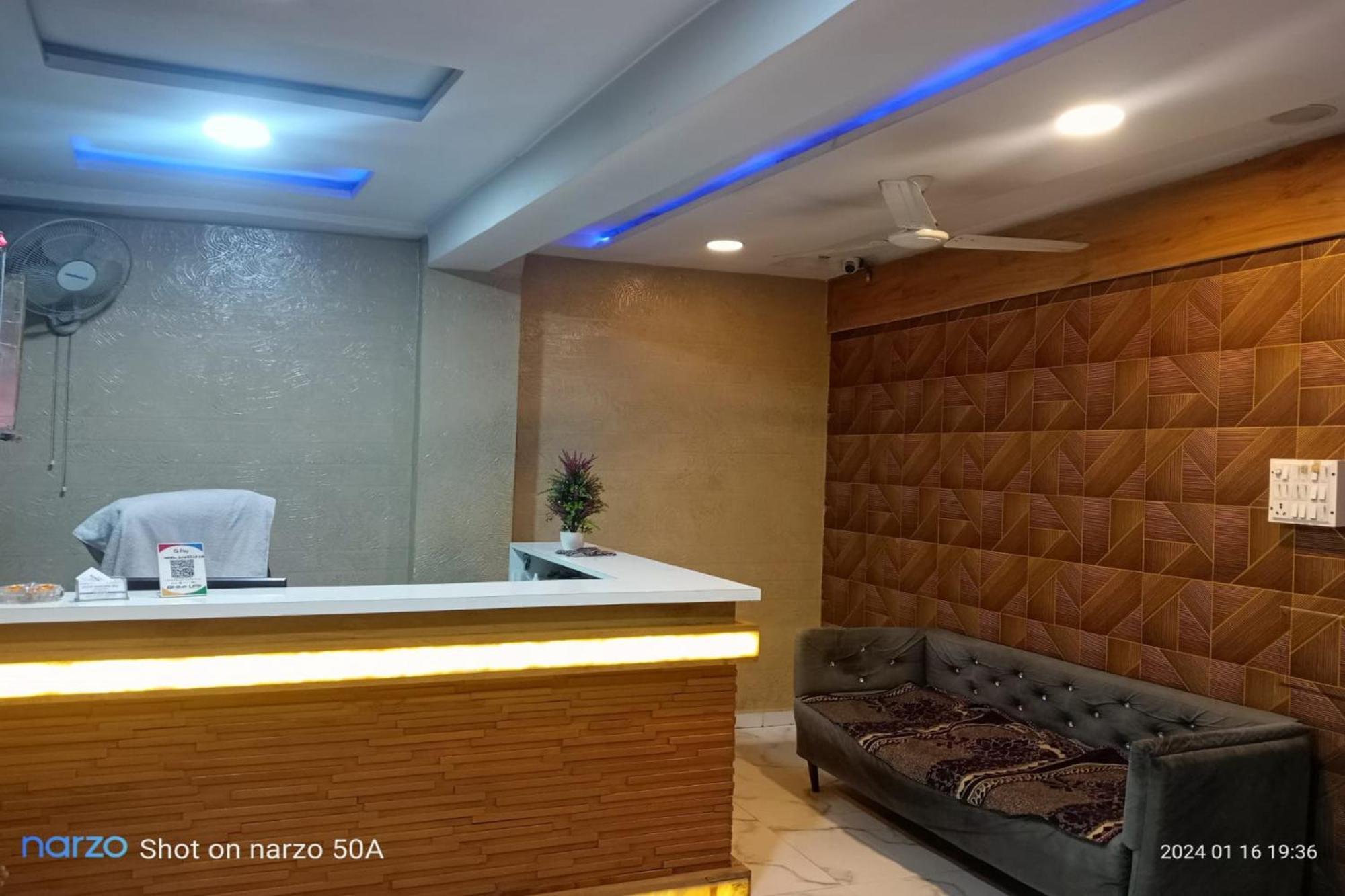 אחמדאבאד Hotel New Lake View מראה חיצוני תמונה